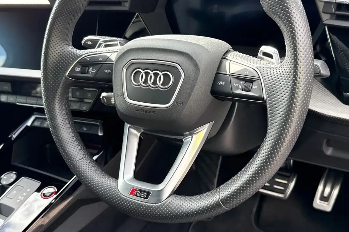 2022-audi-rs3-25-tfsi-carbon-black-saloon-4d-big-31