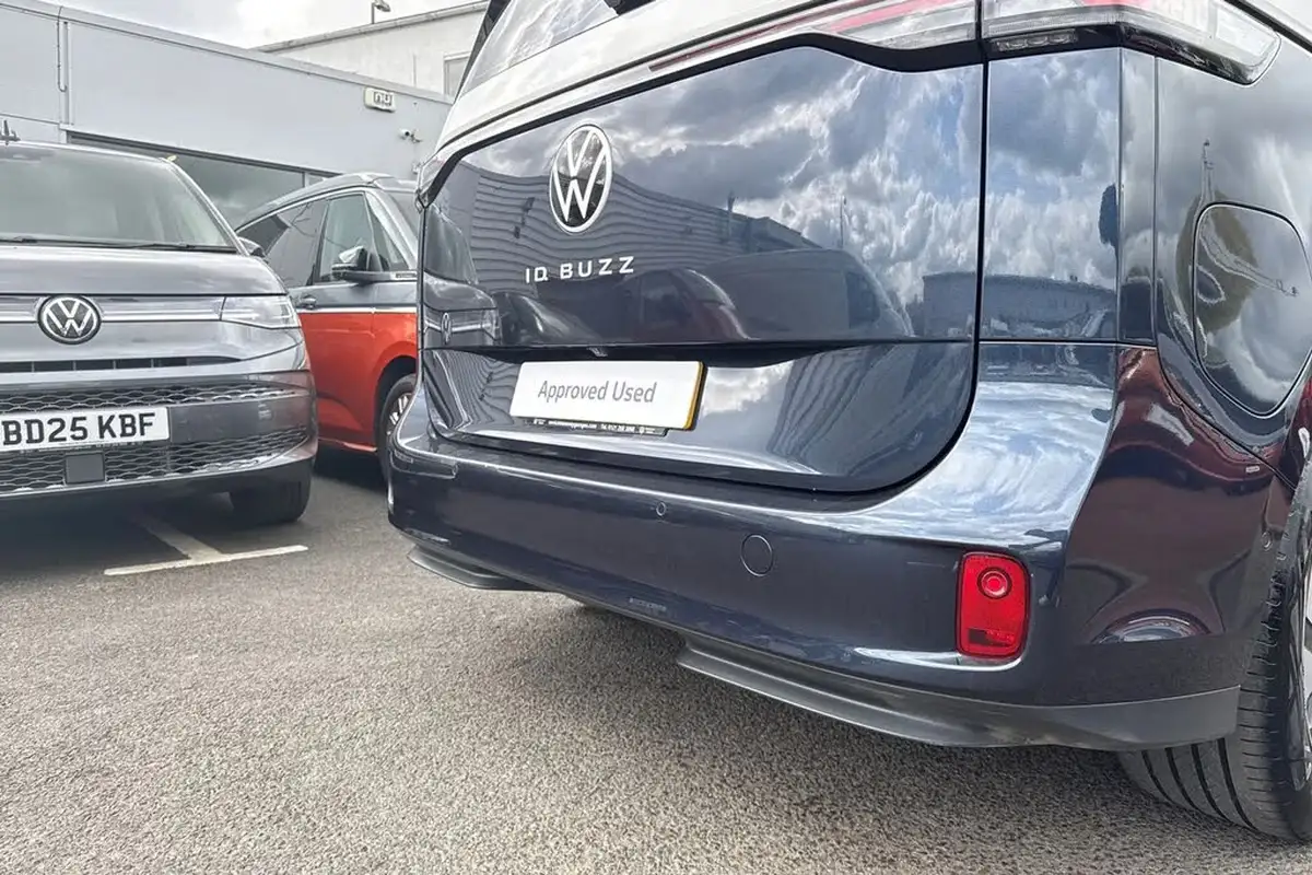 2023-volkswagen-id-buzz-cargo-e-commerce-plus-big-36