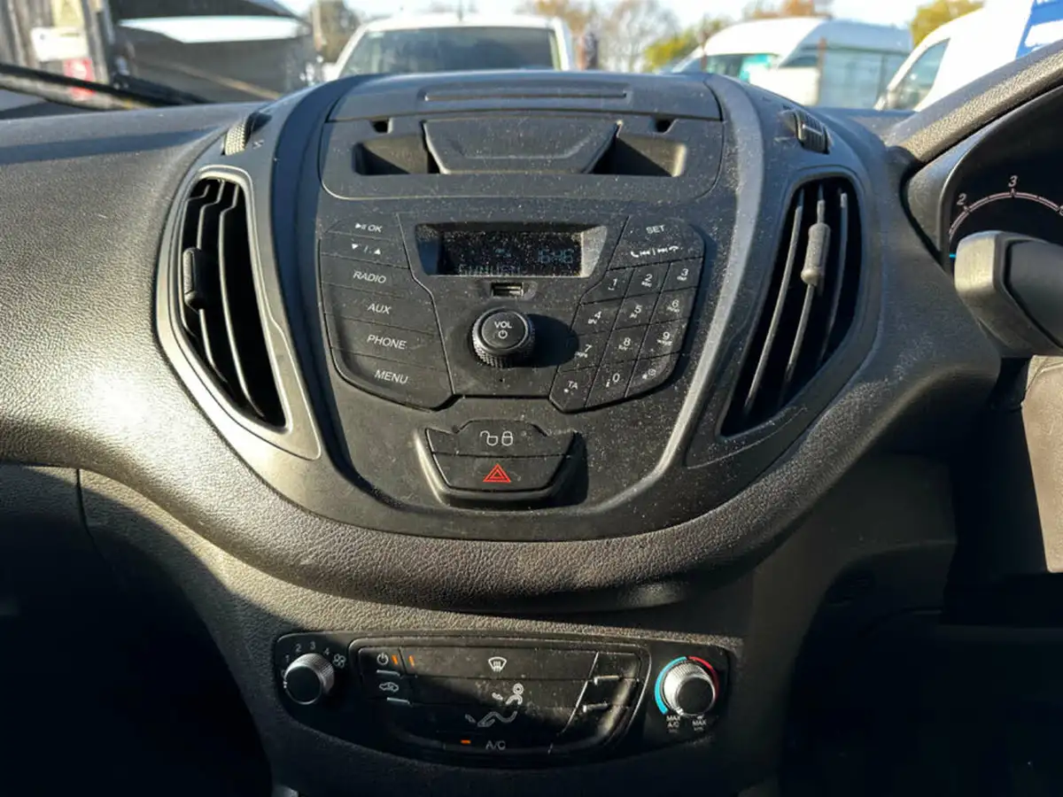 2021-ford-transit-courier-10t-leader-ecoboost-big-14