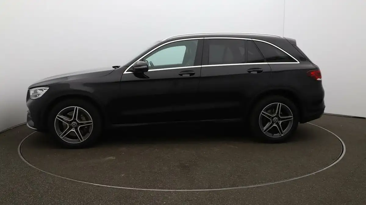 2021-mercedes-benz-glc-class-20d-glc220d-amg-line-station-wagon-5d-1950cc-4matic-plus-big-56