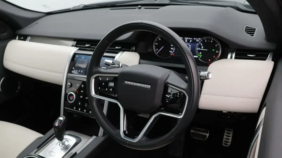 2022-land-rover-discovery-sport-15-p300e-urban-edition-big-9
