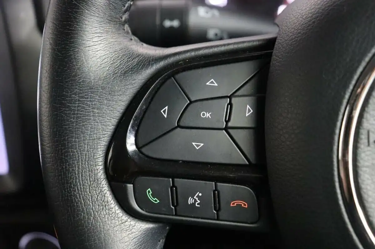 2020-jeep-renegade-10-gse-night-eagle-big-22