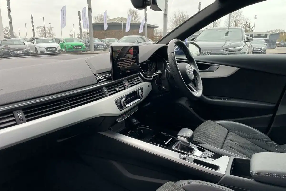 2021-audi-a4-avant-20-35-tdi-s-line-big-24