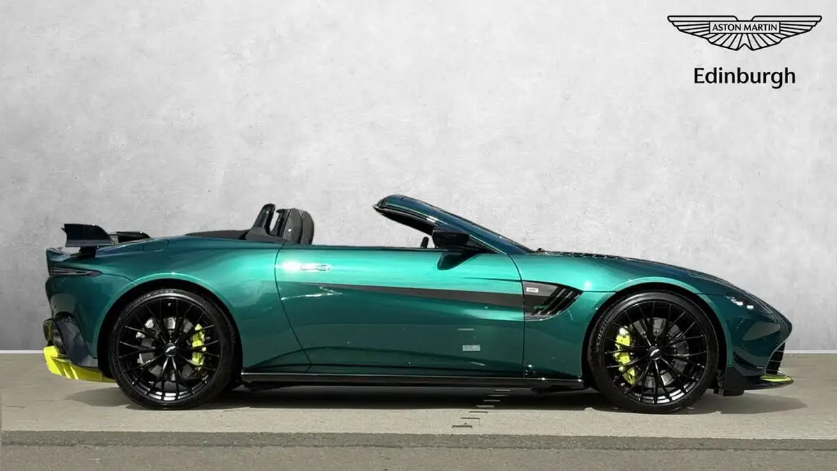2022-aston-martin-vantage-40-v8-vantage-f1-roadster-big-12