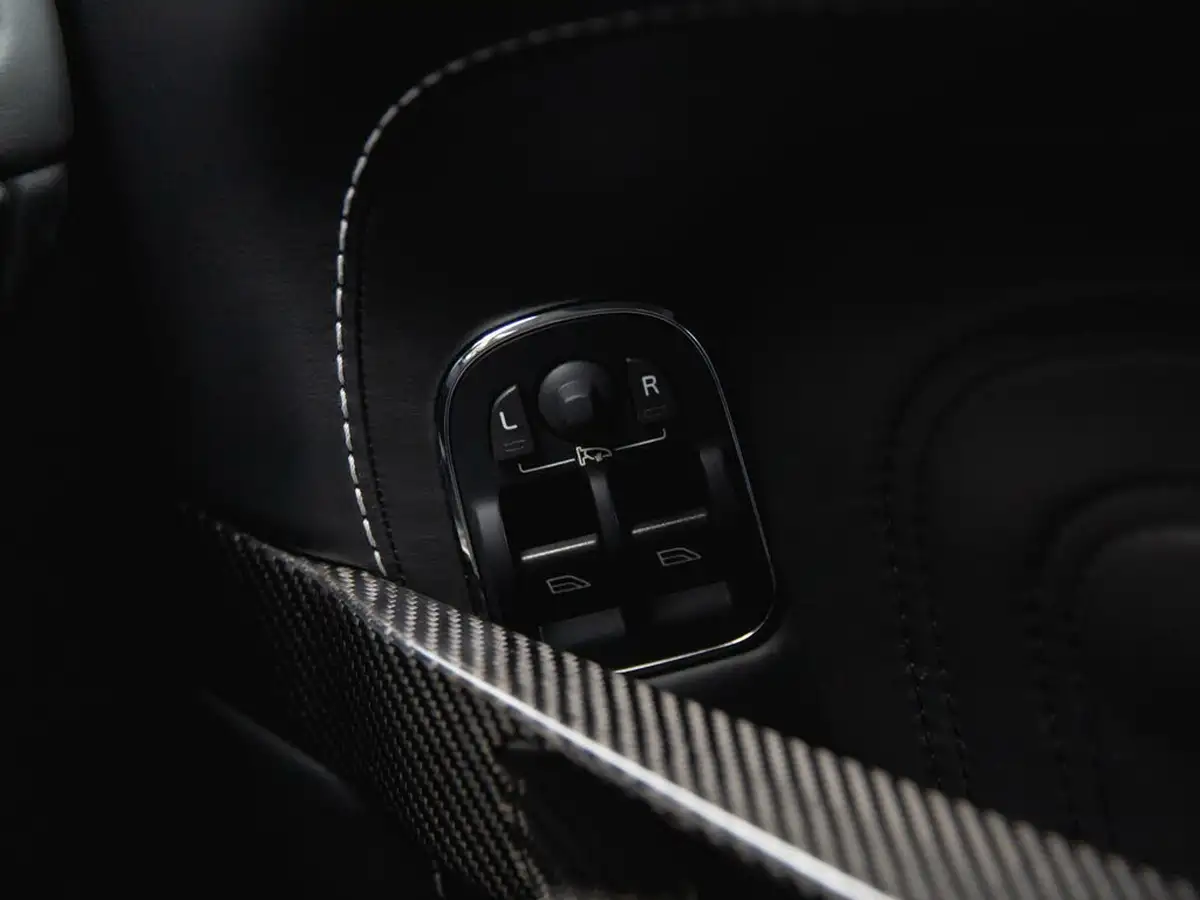 2011-aston-martin-dbs-60-touchtronic-big-19