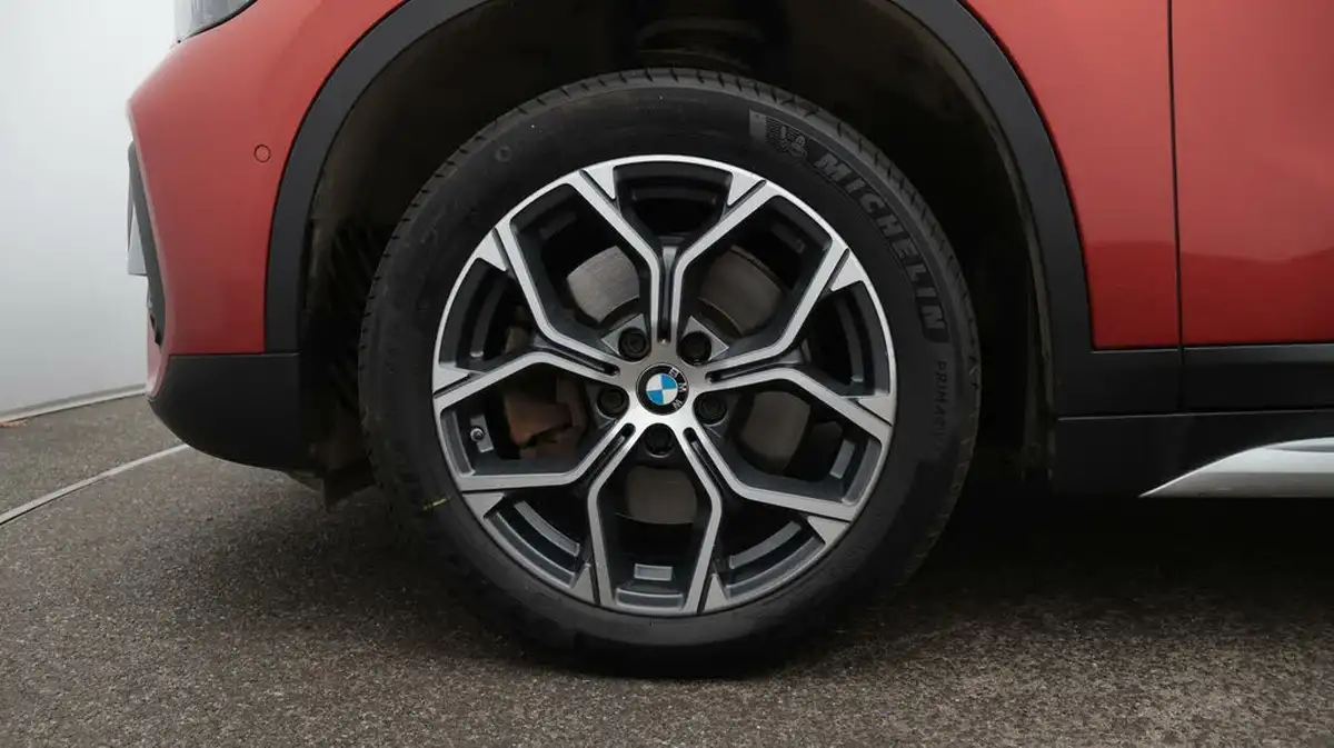 2022-bmw-x1-20-xdrive20i-xline-big-18