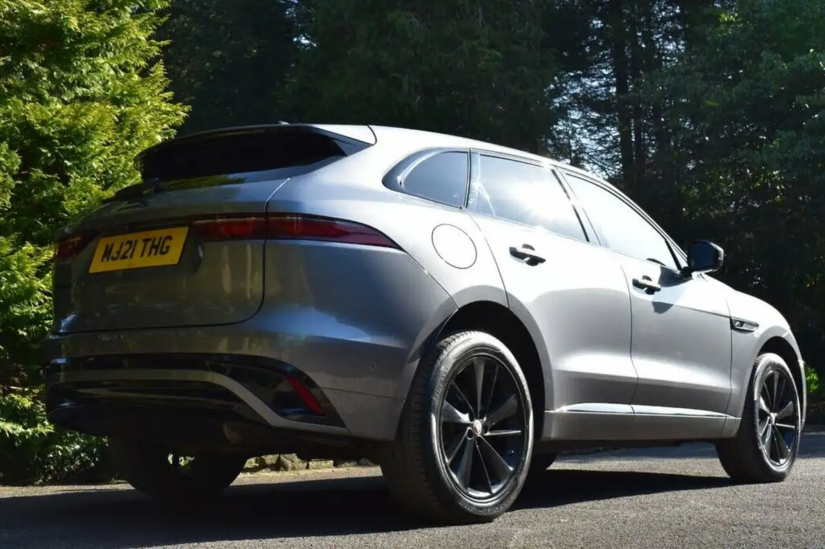 2021-jaguar-f-pace-20-p250-r-dynamic-se-big-26