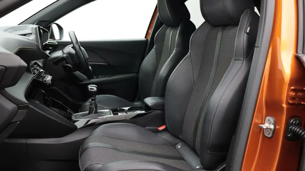 2021-peugeot-2008-suv-12-puretech-gt-big-14