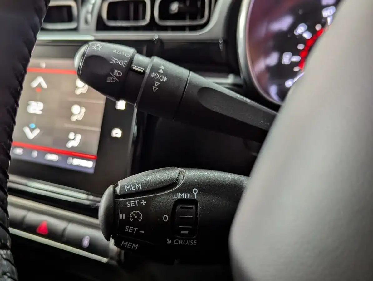 2019-citroen-c3-12-puretech-flair-110ps-ss-big-15