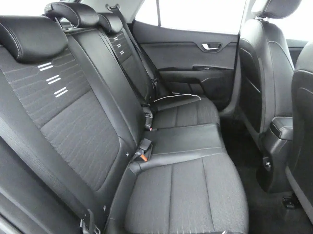 2023-kia-stonic-10-t-gdi-gt-line-s-98bhp-dct-big-15