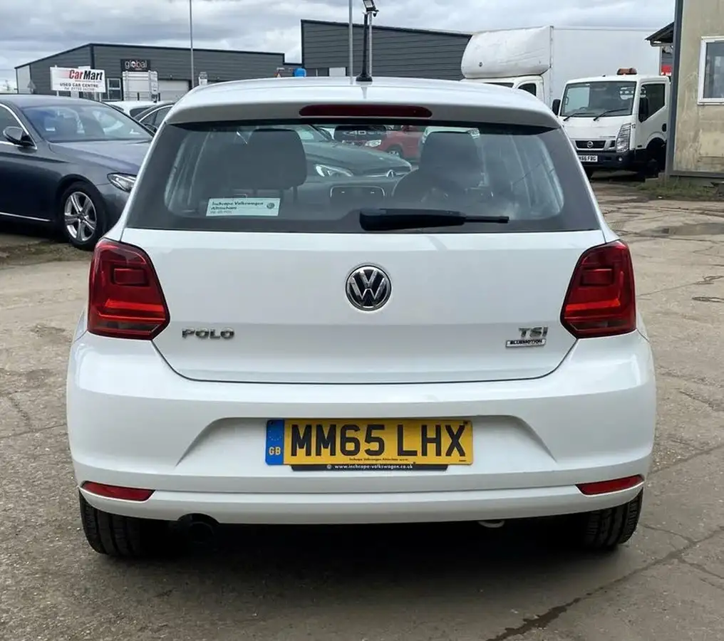 2015-volkswagen-polo-12-tsi-se-5d-big-5