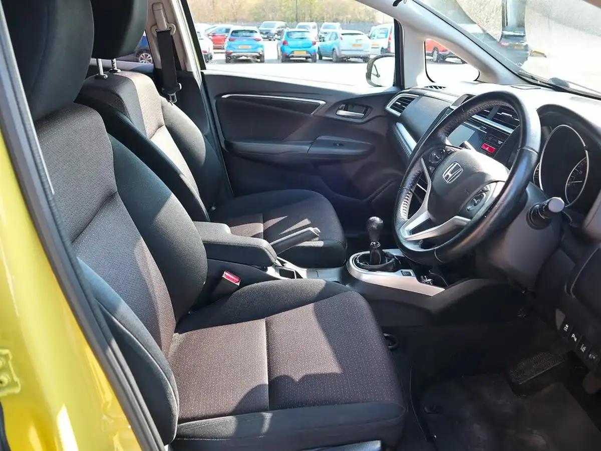 2016-honda-jazz-13-i-vtec-ex-big-2