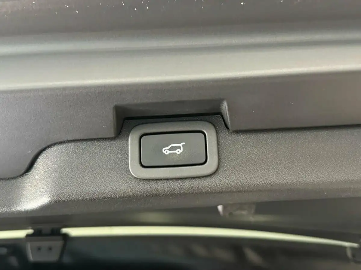2019-land-rover-discovery-30-sd-v6-anniversary-edition-big-9