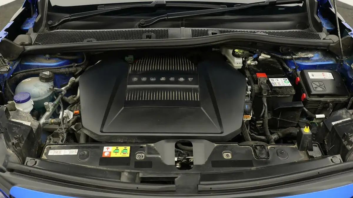 2021-peugeot-2008-suv-e-gt-premium-big-18