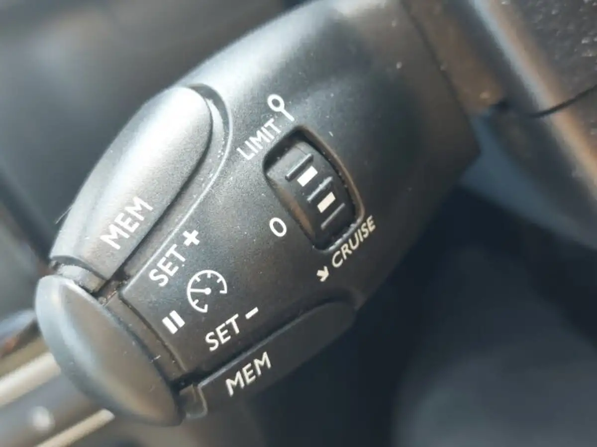 2022-citroen-c3-12-puretech-saint-james-83ps-big-17
