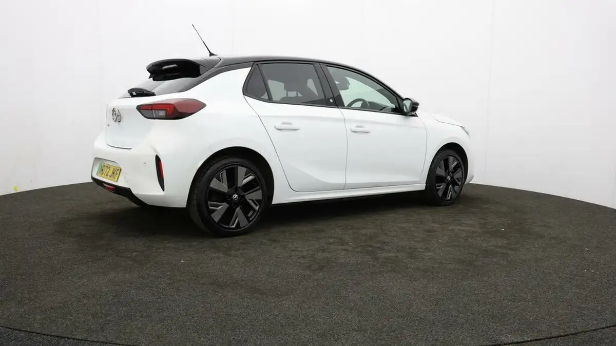 2022-vauxhall-corsa-e-gs-line-electric-big-25