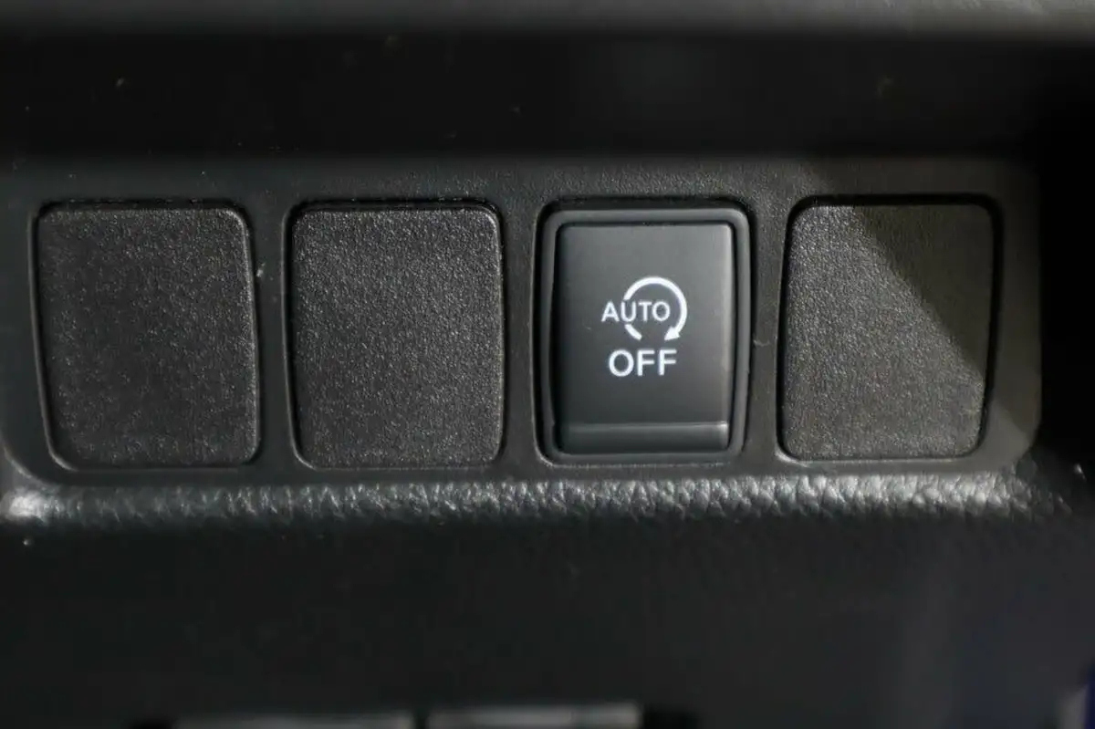 2018-nissan-qashqai-12-dig-t-n-connecta-big-24