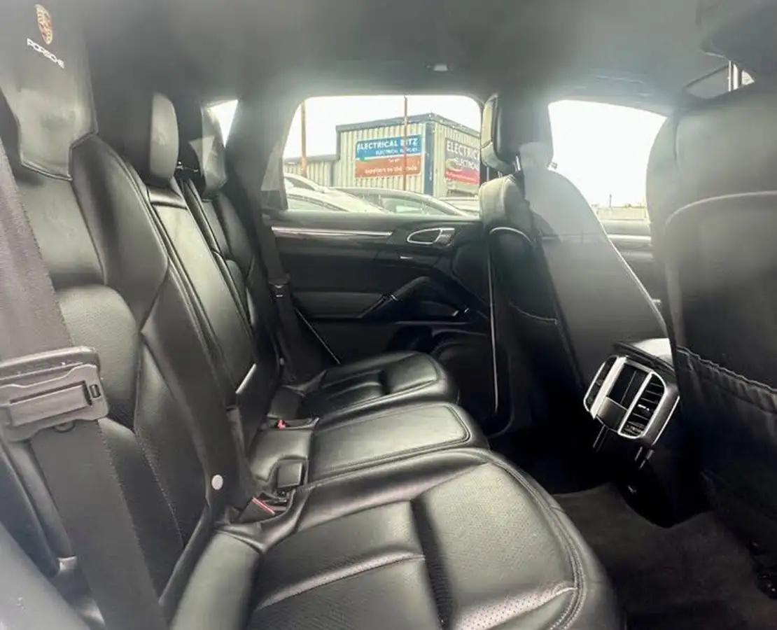 2016-porsche-cayenne-30td-big-11