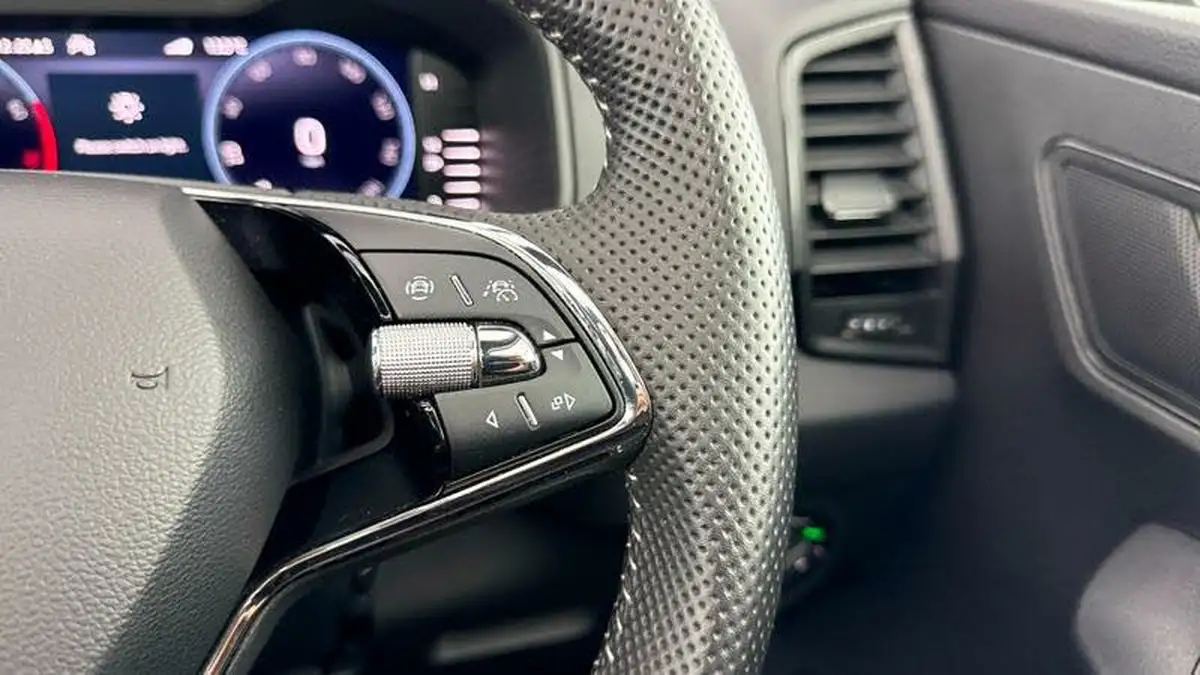 2022-skoda-karoq-15-tsi-sportline-big-20