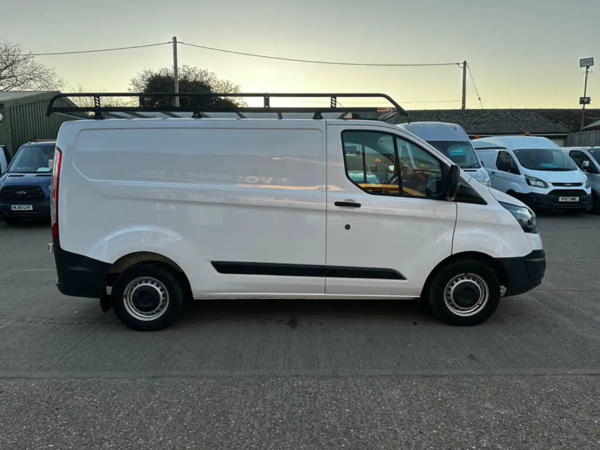 2018-ford-transit-custom-20tdci-290-l1h1-105pseu6-panel-van-big-11