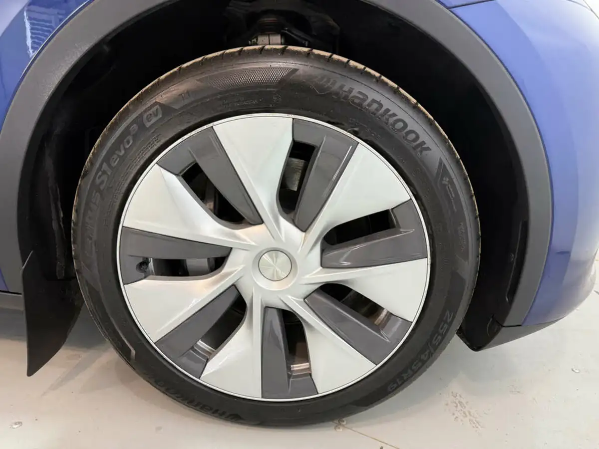2023-tesla-model-y-e-rwd-big-23
