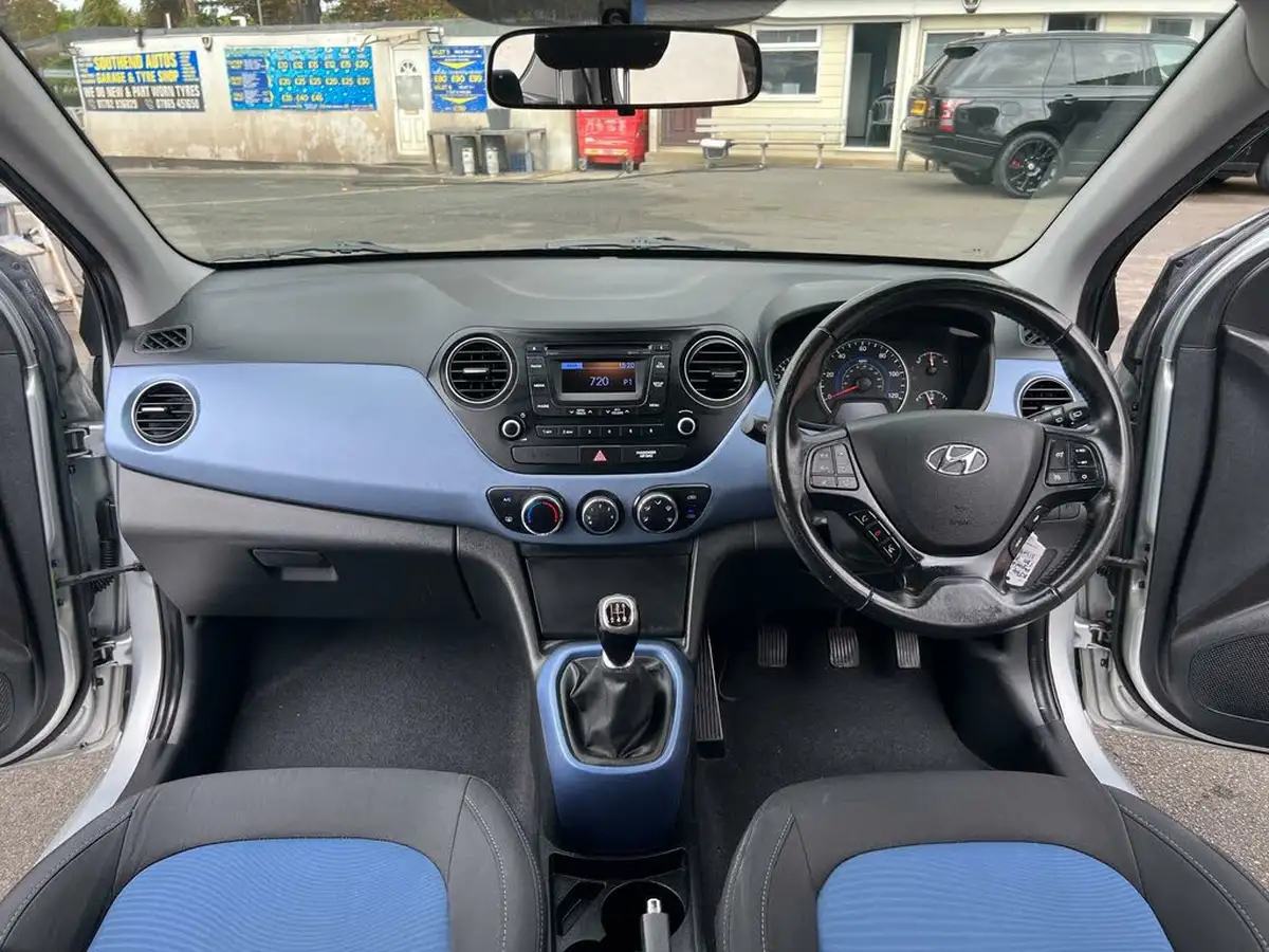 2014-hyundai-i10-10-premium-big-8