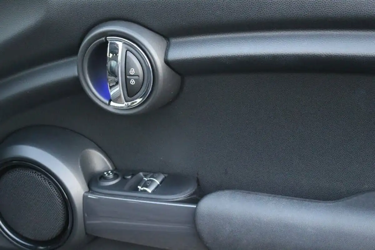 2018-mini-cooper-15-cooper-series-ii-ss-hatchback-3d-big-12