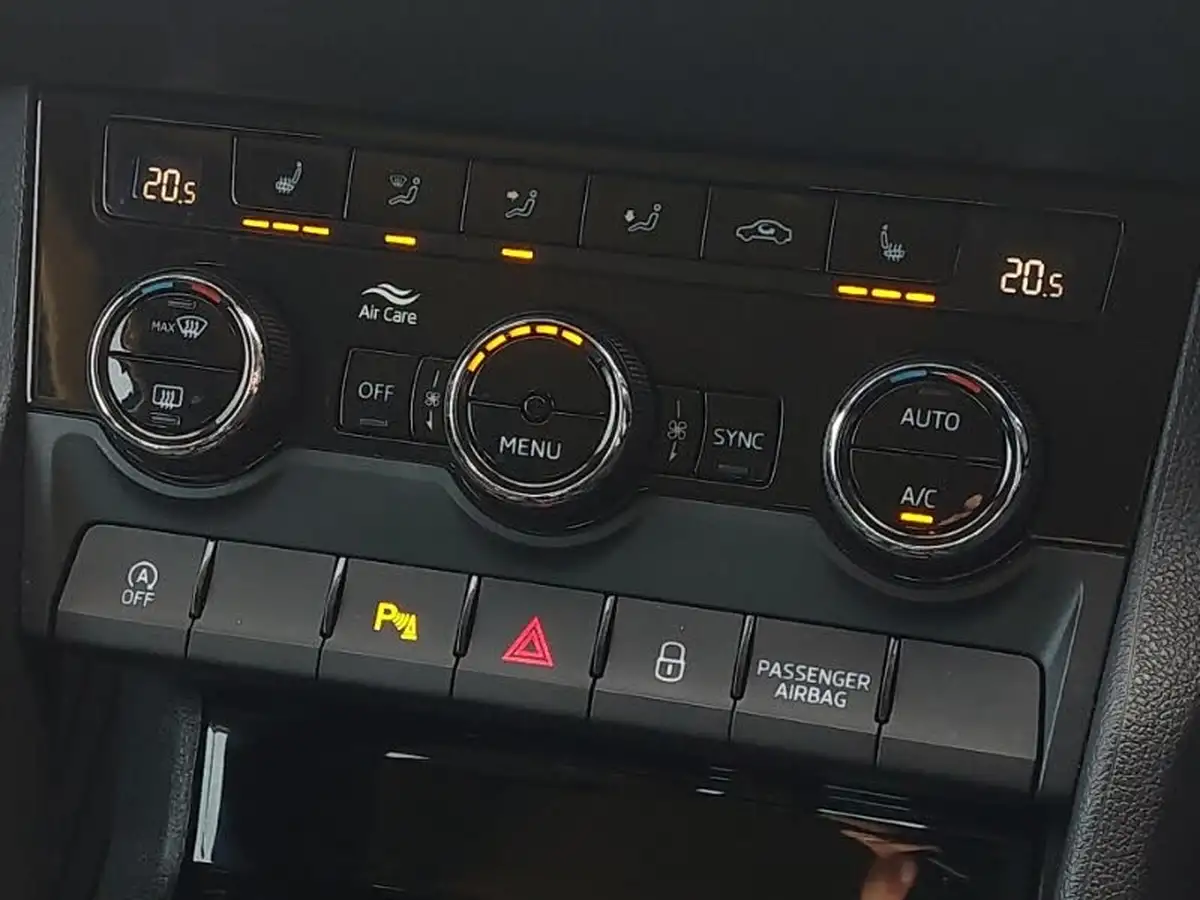 2021-skoda-karoq-15-tsi-se-l-big-14