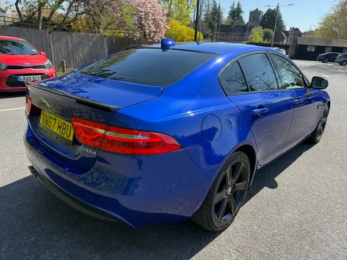 2017-jaguar-xe-20d-portfolio-180ps-ss-1999cc-auto-big-3