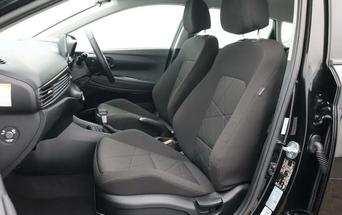 2023-hyundai-bayon-10-t-gdi-se-connect-dct-big-14
