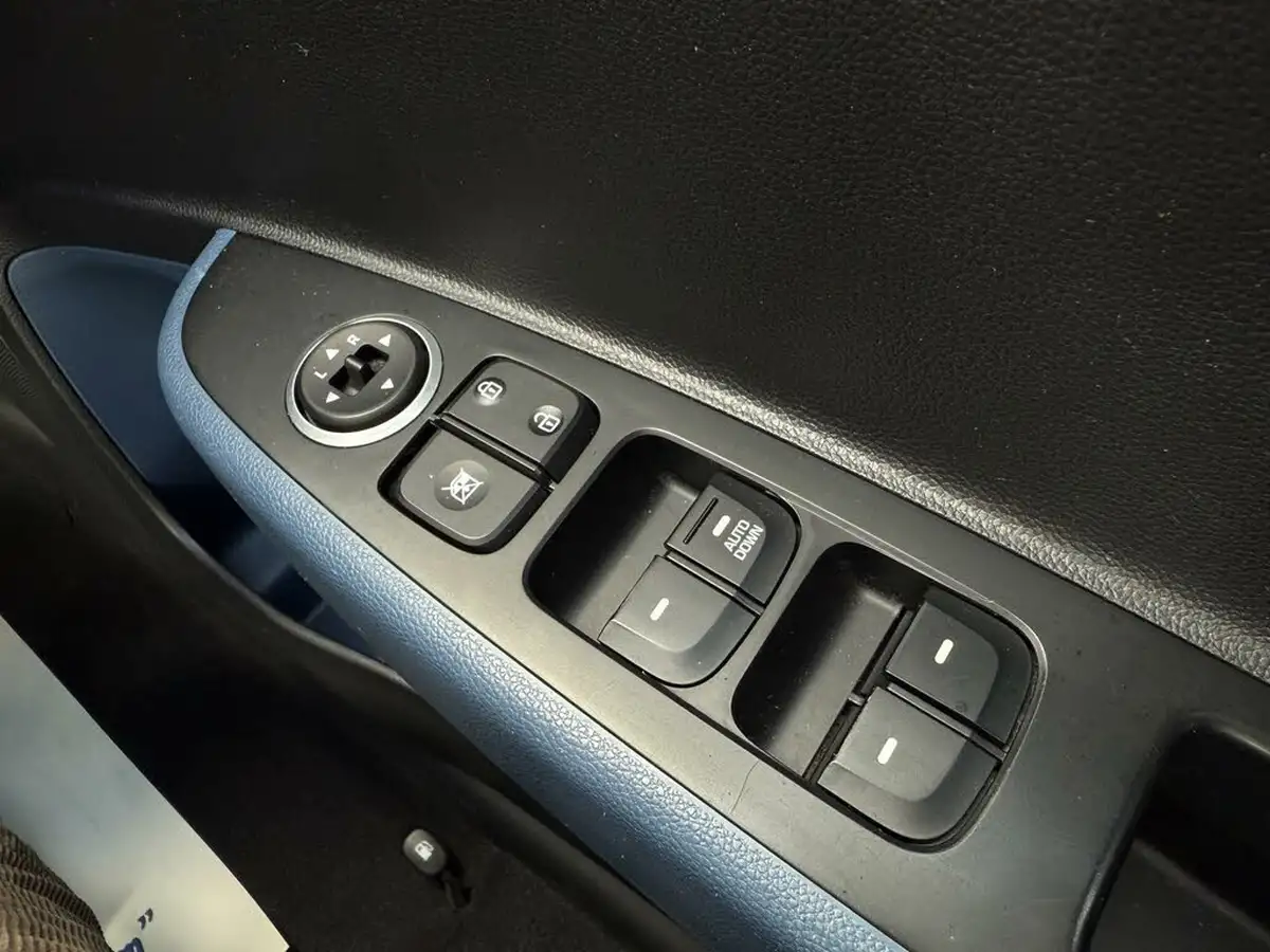 2017-hyundai-i10-12-se-big-53