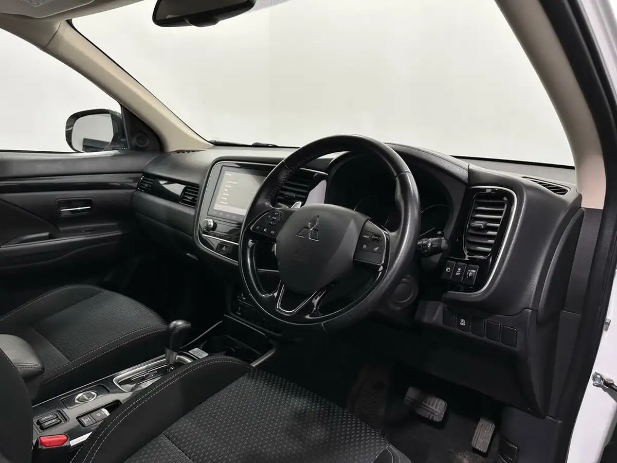 2019-mitsubishi-outlander-20-design-big-8