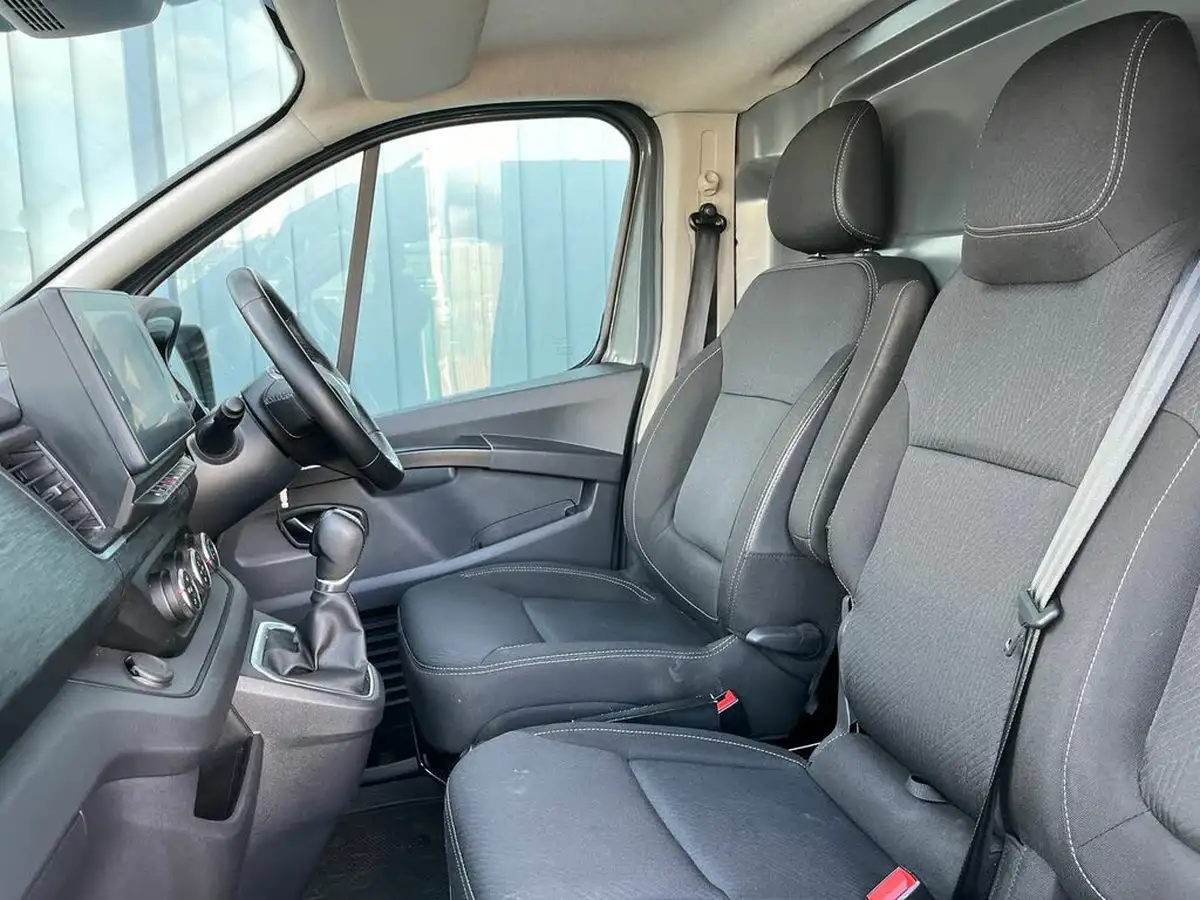 2022-renault-trafic-20dci-ll30-170-sport-panel-edc-auto-big-7