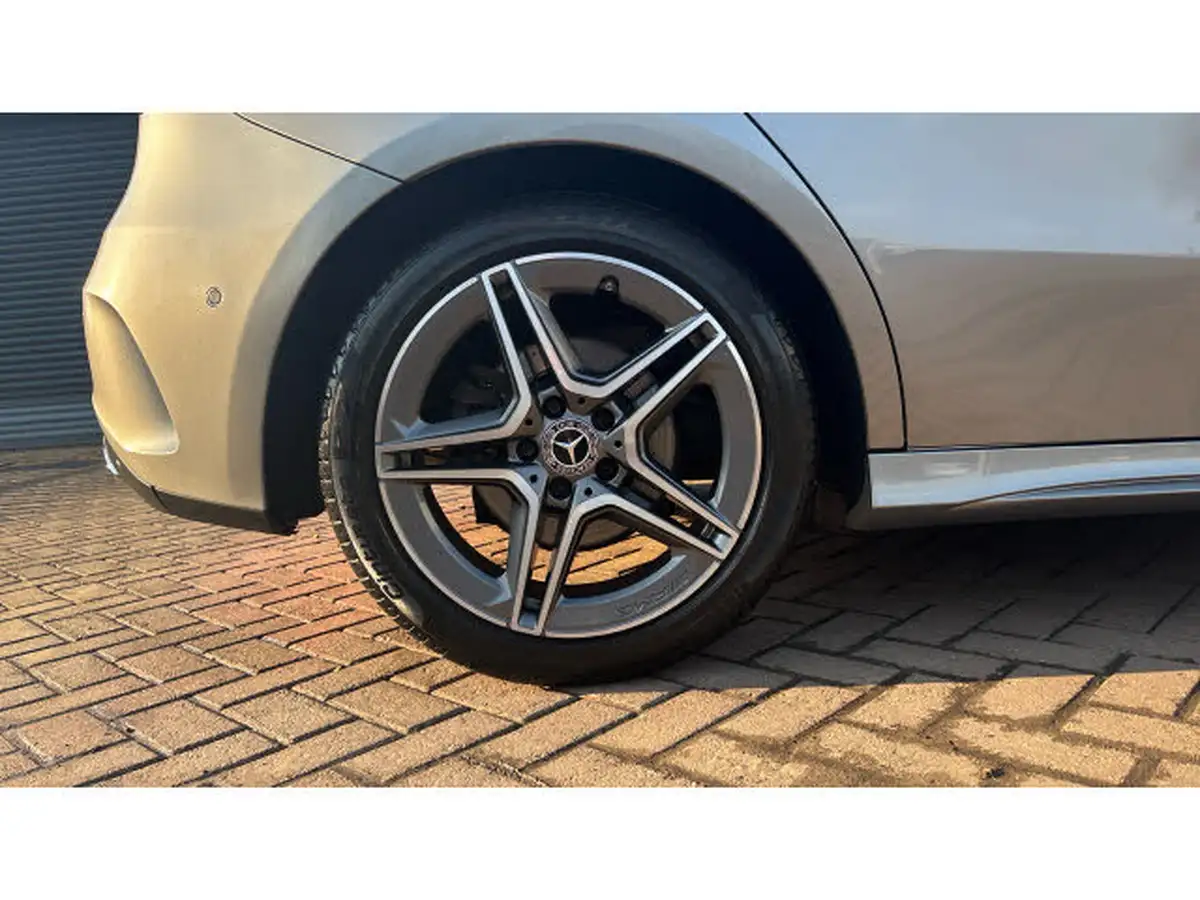 2019-mercedes-benz-a-class-20-a220-amg-line-executive-hatchback-5d-big-6