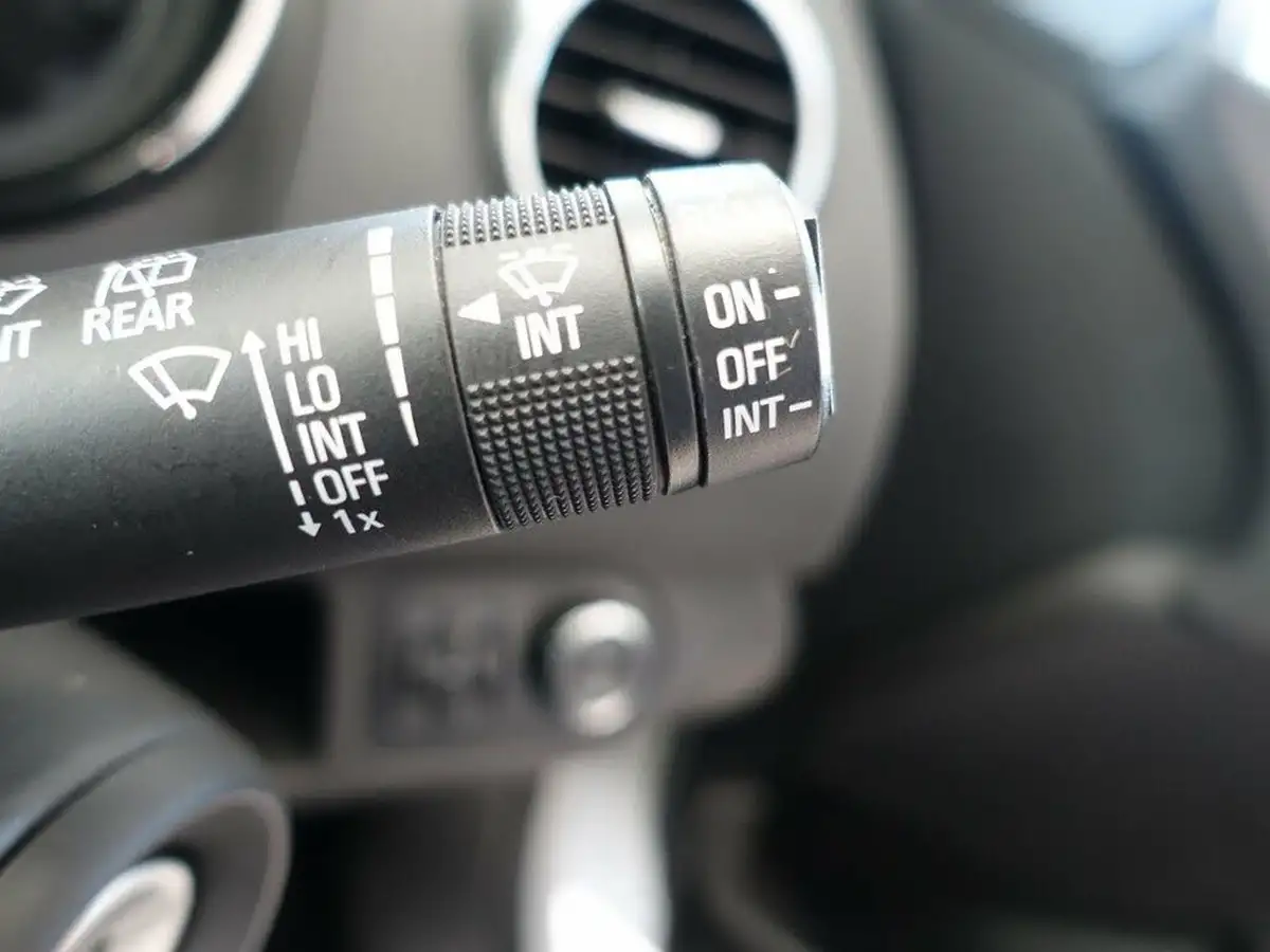 2015-vauxhall-meriva-14i-16v-tech-line-big-20