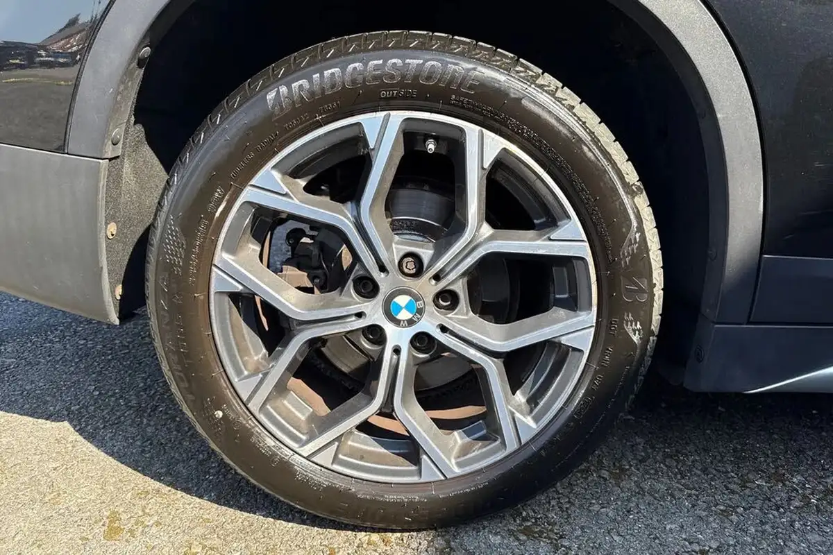2021-bmw-x1-20-sdrive20i-xline-big-11