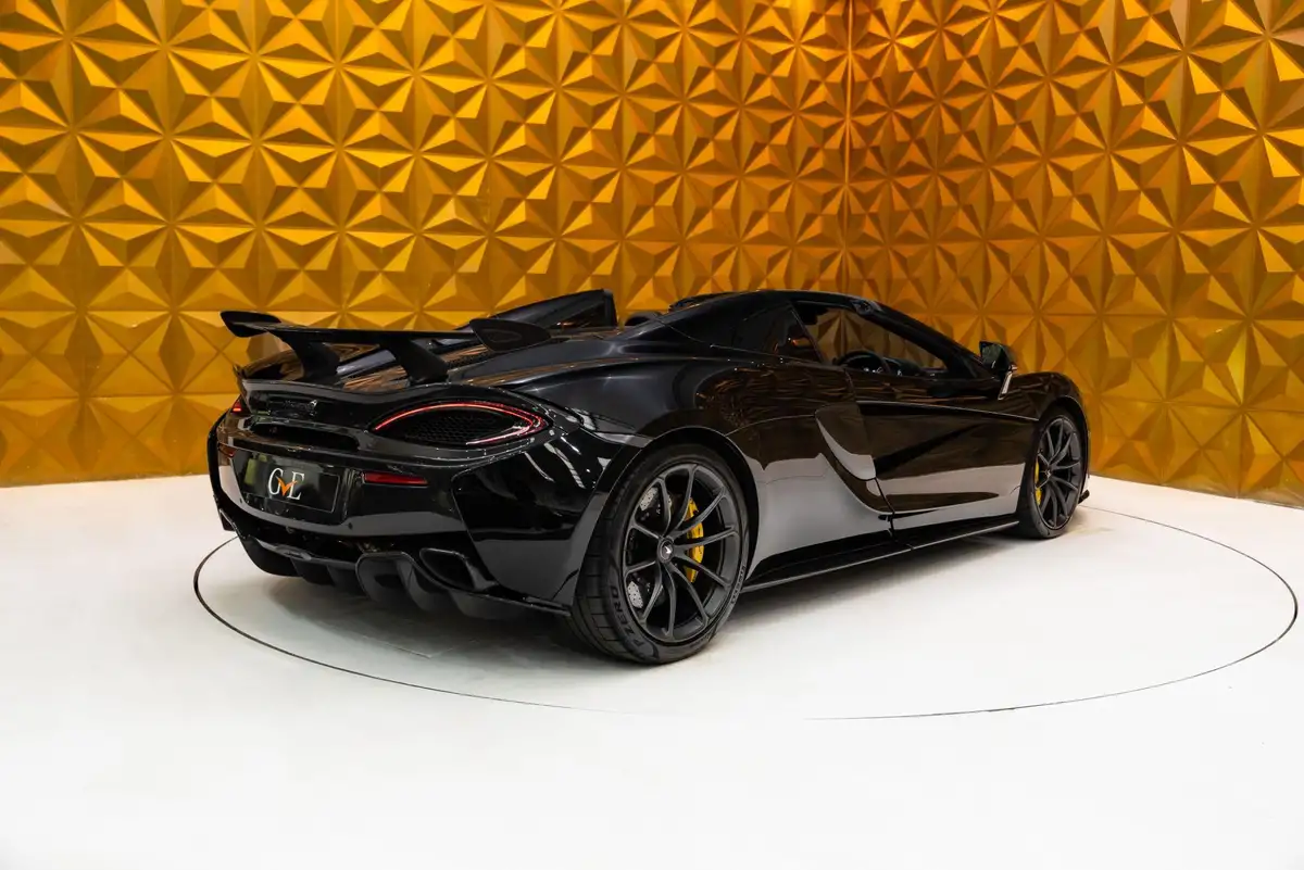 2018-mclaren-570s-38-coupe-big-18