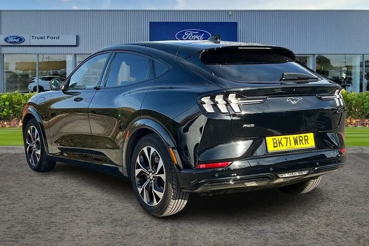 2021-ford-mustang-mach-e-e-standard-range-68kwh-awd-big-1
