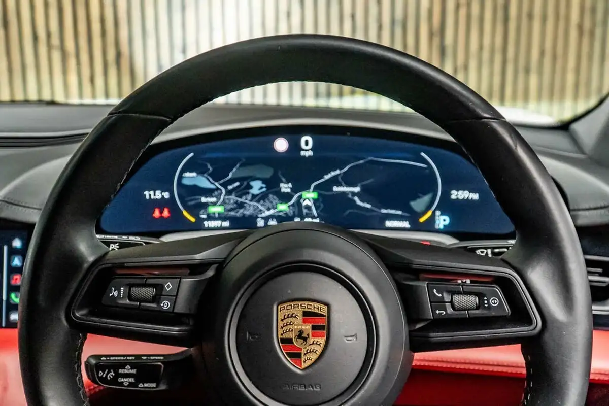 2021-porsche-taycan-e-4s-530ps-big-31