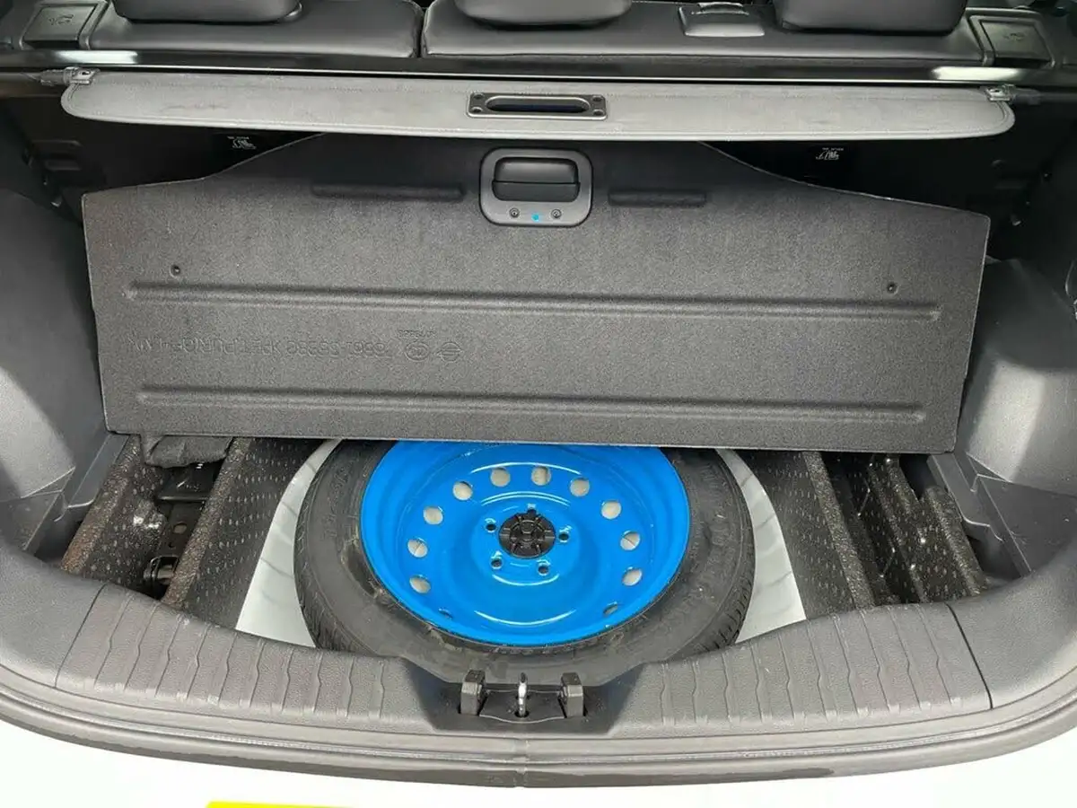 2021-kgm-ssangyong-tivoli-15-ultimate-auto-big-18