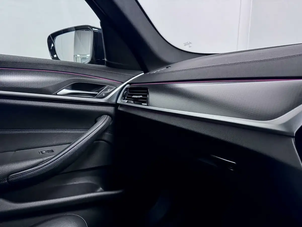 2022-bmw-5-series-20-520i-m-sport-mht-touring-5d-big-22