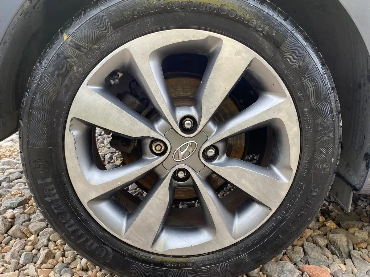 2016-hyundai-i20-12-se-coupe-3d-big-34