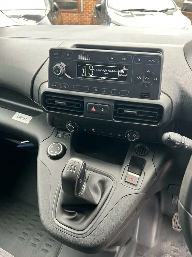 2020-peugeot-partner-15-bluehdi-1000-grip-100ps-eu6dt-big-16