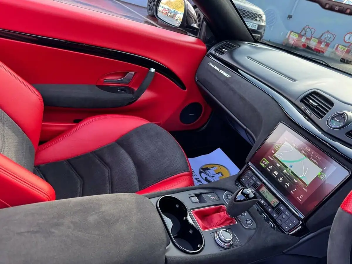 2020-maserati-grancabrio-47-mc-big-9