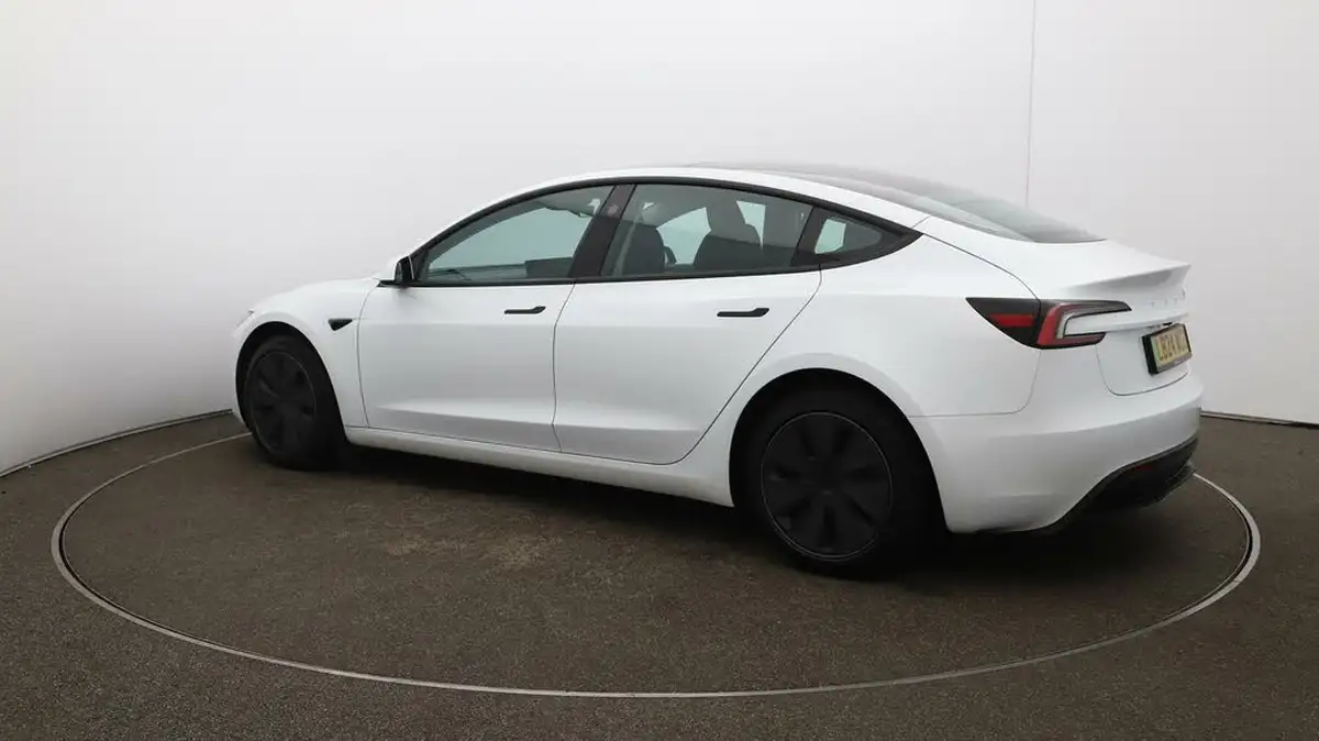 2024-tesla-model-3-e-rwd-big-27