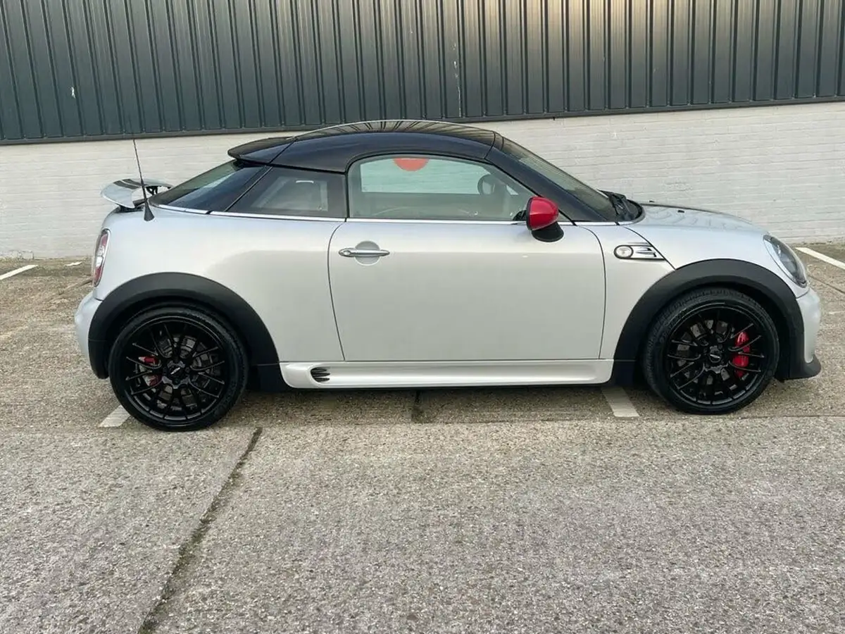 2012-mini-cooper-16-john-cooper-works-chili-coupe-3d-big-2