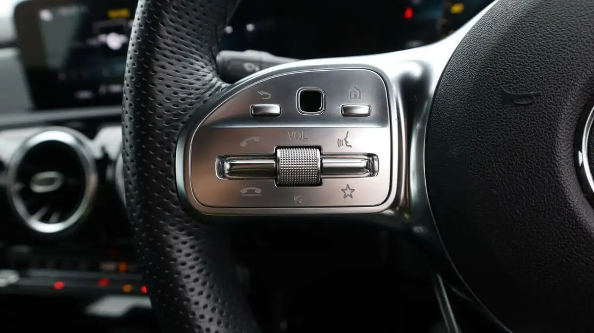2021-mercedes-benz-cla-13-cla-200-amg-line-coupe-4d-big-23