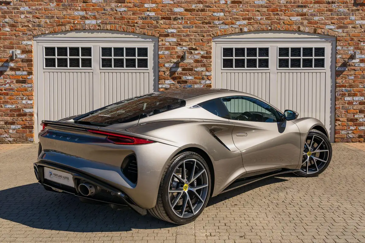 2023-lotus-emira-35-first-edition-v6-big-21
