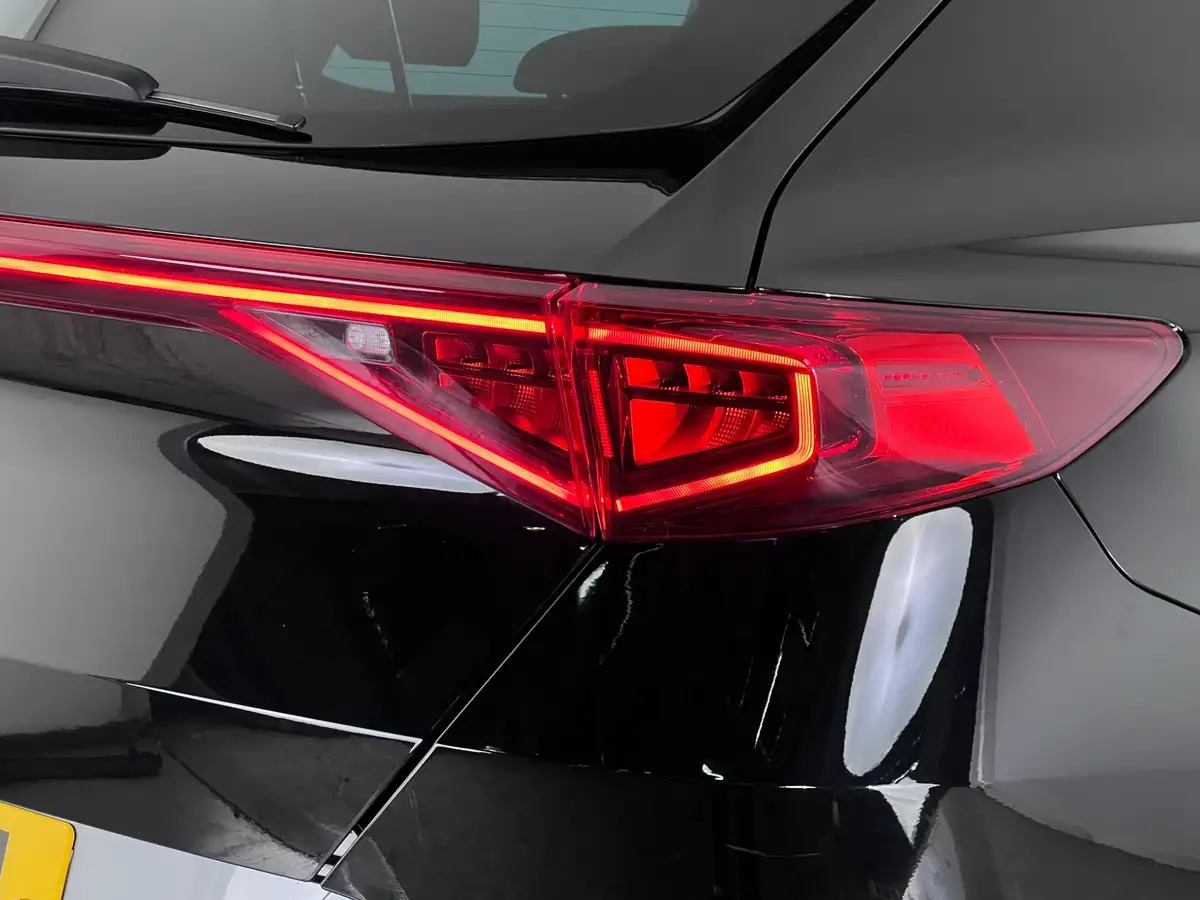 2021-cupra-formentor-14-e-hybrid-v2-big-9