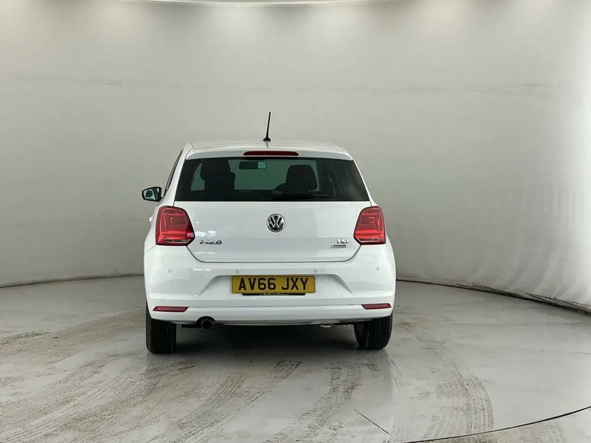 2016-volkswagen-polo-12-tsi-match-5d-big-4